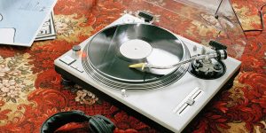 Vinyl Records and the Self-Cleaning Myth: Separating Fact from Fiction