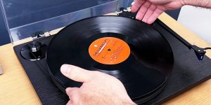 How Many Songs Can Fit on a Vinyl Record? Exploring the Capacity of Analog Audio